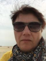 Sziasztok! Edit vagyok. Diplomás békési párkereső férfiakat keresek randizni.