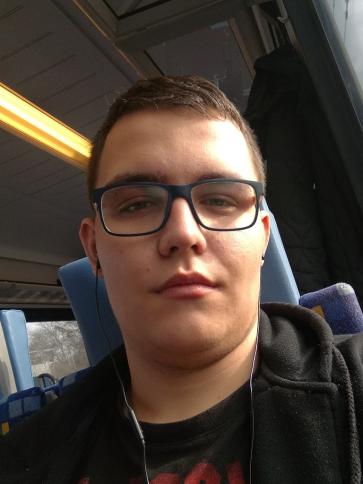 László, 25 éves záhonyi társkereső férfi profil fotója