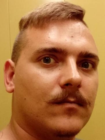 Álmos, 35 éves pándi társkereső férfi profil fotója