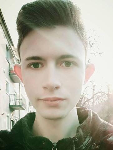 Attila, 29 éves oroszlányi társkereső férfi profil fotója