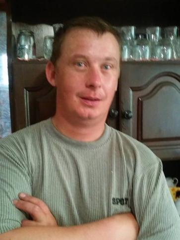 László, 40 éves sárosdi társkereső férfi profil fotója