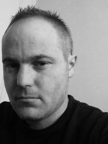 Árpi, 43 éves tabi társkereső férfi profil fotója
