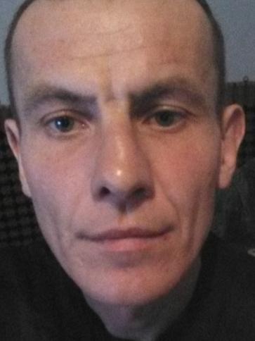 Istvan, 44 éves komlói társkereső férfi profil fotója