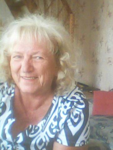 Lia, 74 éves váci társkereső nő profil fotója