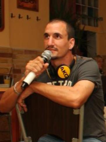 Géza, 37 éves vecsési társkereső férfi profil fotója
