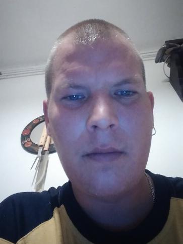 List, 41 éves pilisvörösvári társkereső férfi profil fotója