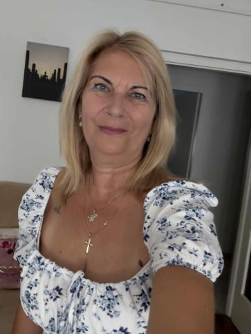 Eleonóra, 56 éves miskolci társkereső nő profil fotója