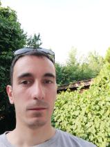 Sziasztok! Ákos vagyok. Fiatal tokodaltárói párkereső lányokkal chatelnék.