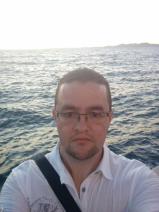 Sziasztok! Balázs vagyok. Online répcelaki randizni vágyó nők kattinsatok a kedvenc gombra.