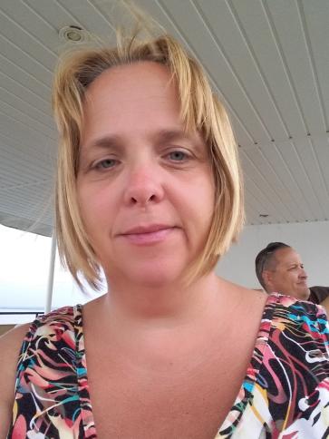 Viki, 52 éves monori társkereső nő profil fotója Viki, 52 éves monori társkereső nő profil fotója
