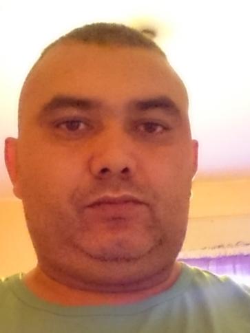 Zsolti, 45 éves kesznyéteni társkereső férfi profil fotója