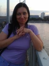 Sziasztok! Ilona vagyok. Diplomás dunaharaszti párkereső férfiakat keresek randizni.