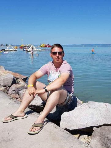 Tamás, 31 éves derecskei társkereső férfi profil fotója