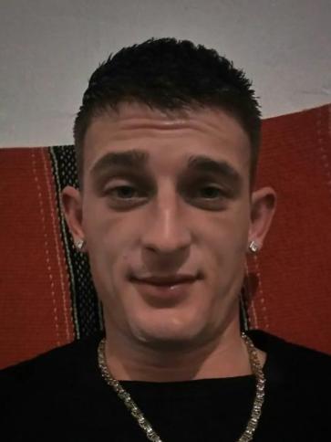 Tamas, 32 éves pusztaszabolcsi társkereső férfi profil fotója