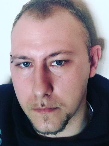 Zsolt, 34 éves őrbottyáni társkereső férfi profil fotója