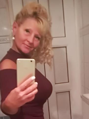 Anita, 55 éves Budapest XXI. kerületi társkereső nő profil fotója