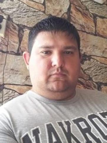 Burai, 36 éves tiszaroffi társkereső férfi profil fotója