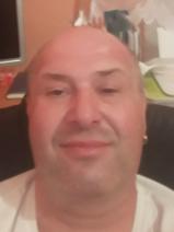 Sziasztok! Péter vagyok. Online úri randizni vágyó nők kattinsatok a kedvenc gombra.