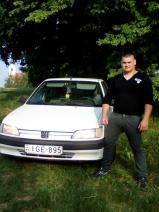 Sziasztok! Norbi vagyok. Online csurgói randizni vágyó nők kattinsatok a kedvenc gombra.