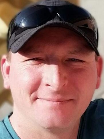 Zsolt, 44 éves váli társkereső férfi profil fotója