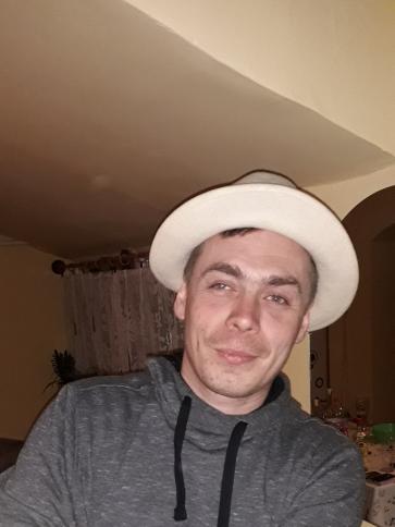 Csabi, 40 éves tiszakécskei társkereső férfi profil fotója