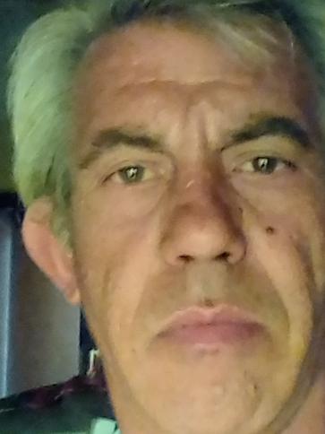 József, 52 éves mendei társkereső férfi profil fotója