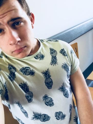 Krisztián, 26 éves szentkirályi társkereső férfi profil fotója