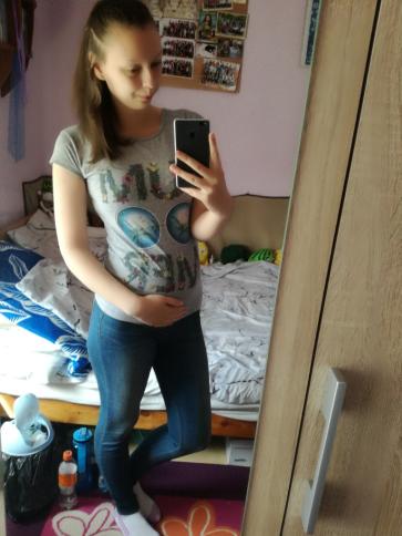Vivi, 26 éves pilisi társkereső nő profil fotója