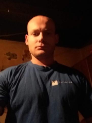 Attila, 36 éves biatorbágyi társkereső férfi profil fotója