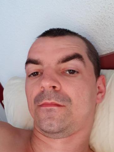 Gábor, 40 éves törökbálinti társkereső férfi profil fotója