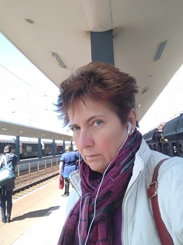 Mária, 63 éves karcagi társkereső nő profil fotója Mária, 63 éves karcagi társkereső nő profil fotója