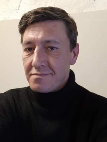 Tibor, 47 éves berzencei társkereső férfi profil fotója