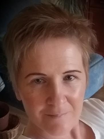 Emese, 49 éves tiszaújvárosi társkereső nő profil fotója