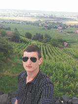 Sziasztok! Krisztián vagyok. Komoly somlóvásárhelyi párkereső nők jelentkezését várom.