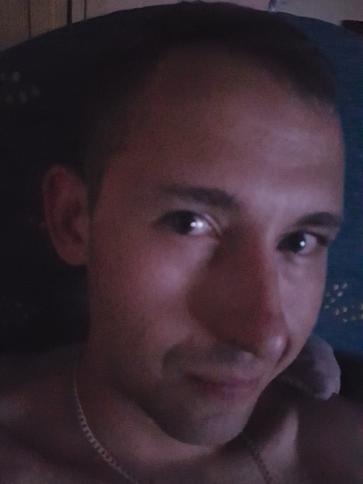 László, 35 éves vecsési társkereső férfi profil fotója