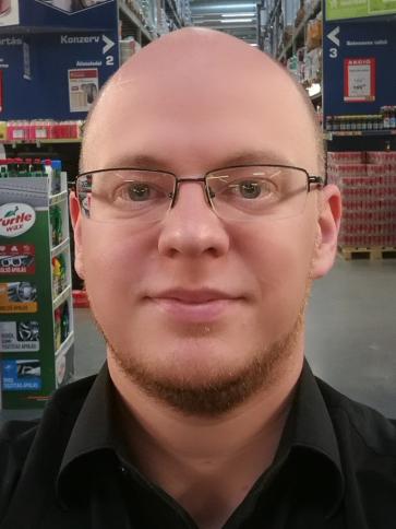 Gabor, 38 éves lajoskomáromi társkereső férfi profil fotója