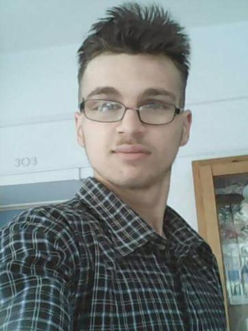 Elemér, 26 éves szalkszentmártoni társkereső férfi profil fotója
