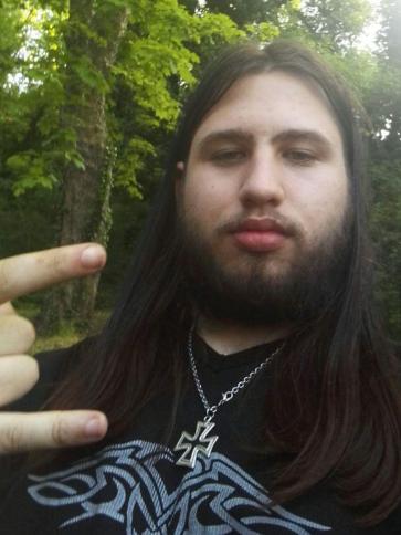 Benjámin, 26 éves zalaszentgróti társkereső férfi profil fotója
