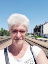 Sziasztok! Erzsébet vagyok. Komoly örkényi társkereső férfiak jelentkezését várom.