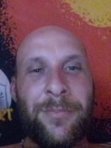 Sziasztok! Sándor vagyok. Komoly nagyvenyimi párkereső nők jelentkezését várom.