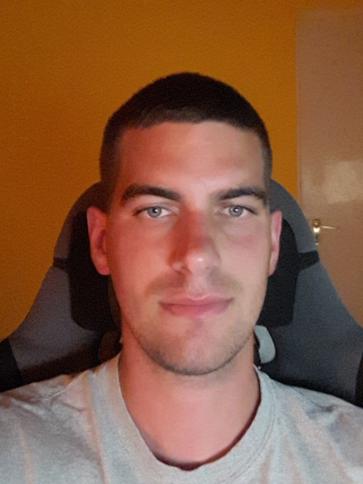 Dávid, 32 éves ravazdi társkereső férfi profil fotója