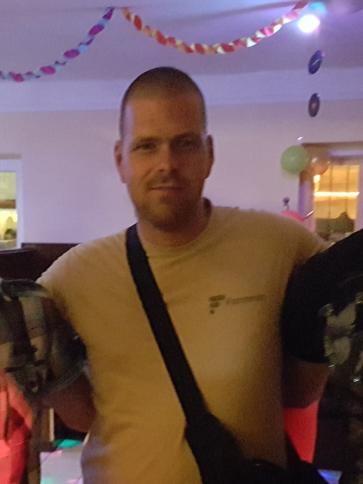 Zoltan, 37 éves kótaji társkereső férfi profil fotója
