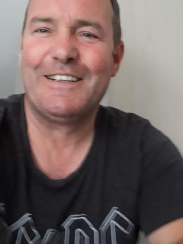 Attila, 57 éves berkesdi társkereső férfi profil fotója