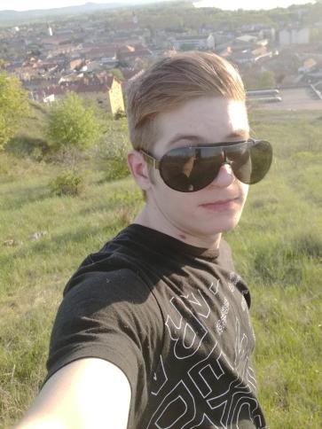 Zsolt, 27 éves pilismaróti társkereső férfi profil fotója