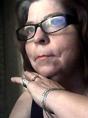 Julianna, 65 éves kenderesi társkereső nő profil fotója