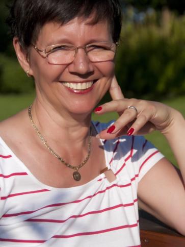 Aranka, 68 éves nagykovácsi társkereső nő profil fotója