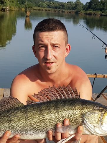Gábor, 37 éves tardonai társkereső férfi profil fotója