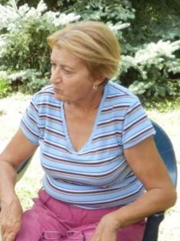 Paula, 75 éves esztergomi társkereső nő profil fotója Paula, 75 éves esztergomi társkereső nő profil fotója