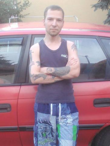 Alex, 31 éves hevesi társkereső férfi profil fotója