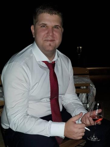 Bence, 34 éves paksi társkereső férfi profil fotója